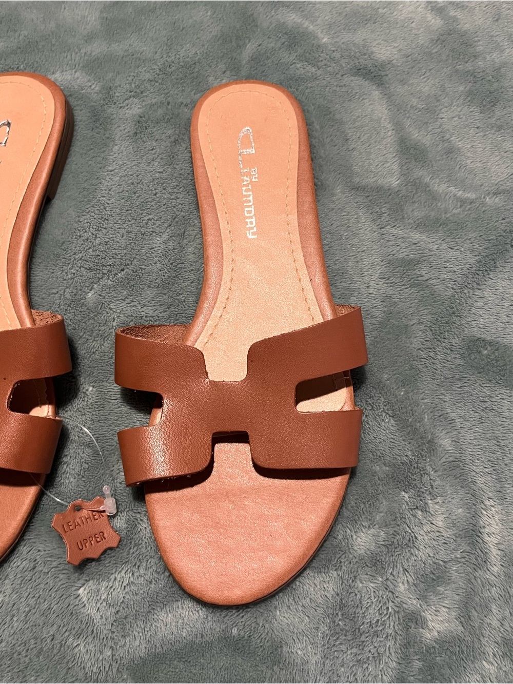 Laundry By Shelli Segal Tan Leather Slide Sandals - Picture 3 of 6